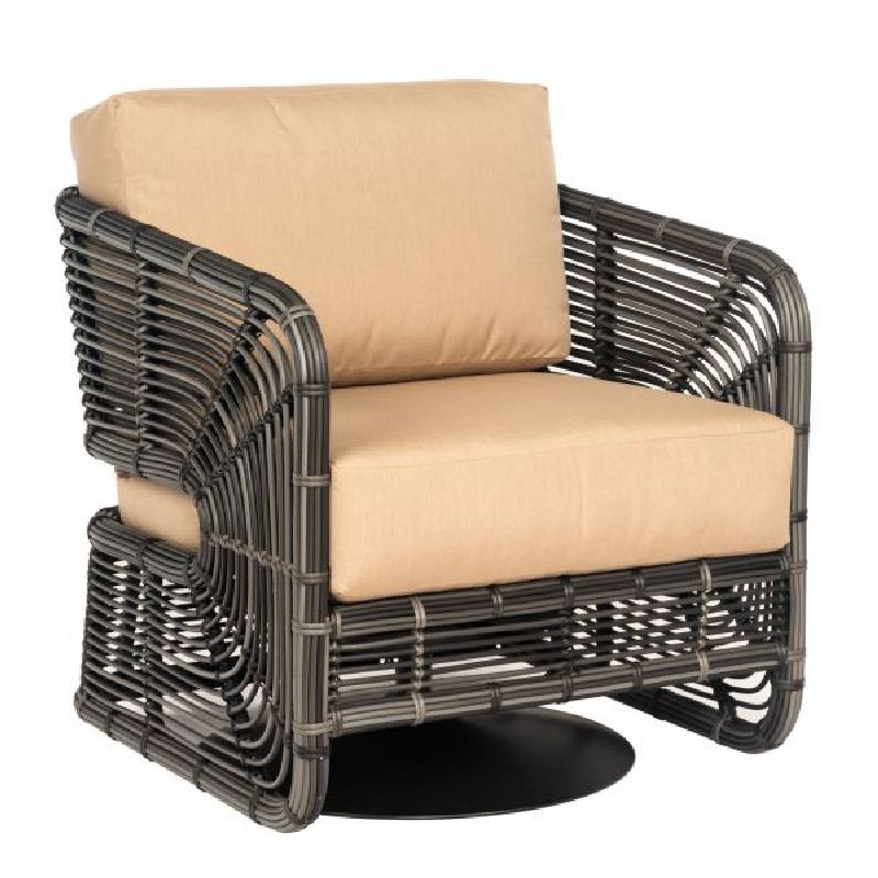 Woodard S675015 Carver Swivel Lounge Chair