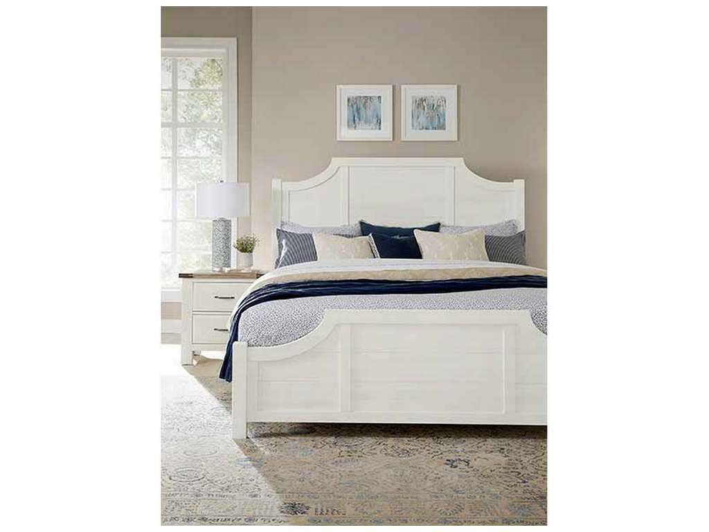 Artisan and Post 116-557-755-722 Maple Road Two-Tone Queen Scalloped Bed Soft White Artisan and Post 116-557-755-722 Maple Road Two-Tone Queen Scalloped Bed Soft White