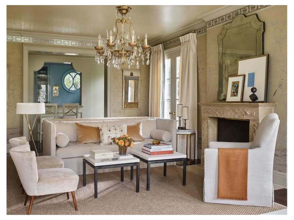 Hickory Chair HC1301-00 Suzanne Kasler Lorraine Sofa Hickory Chair HC1301-00 Suzanne Kasler Lorraine Sofa