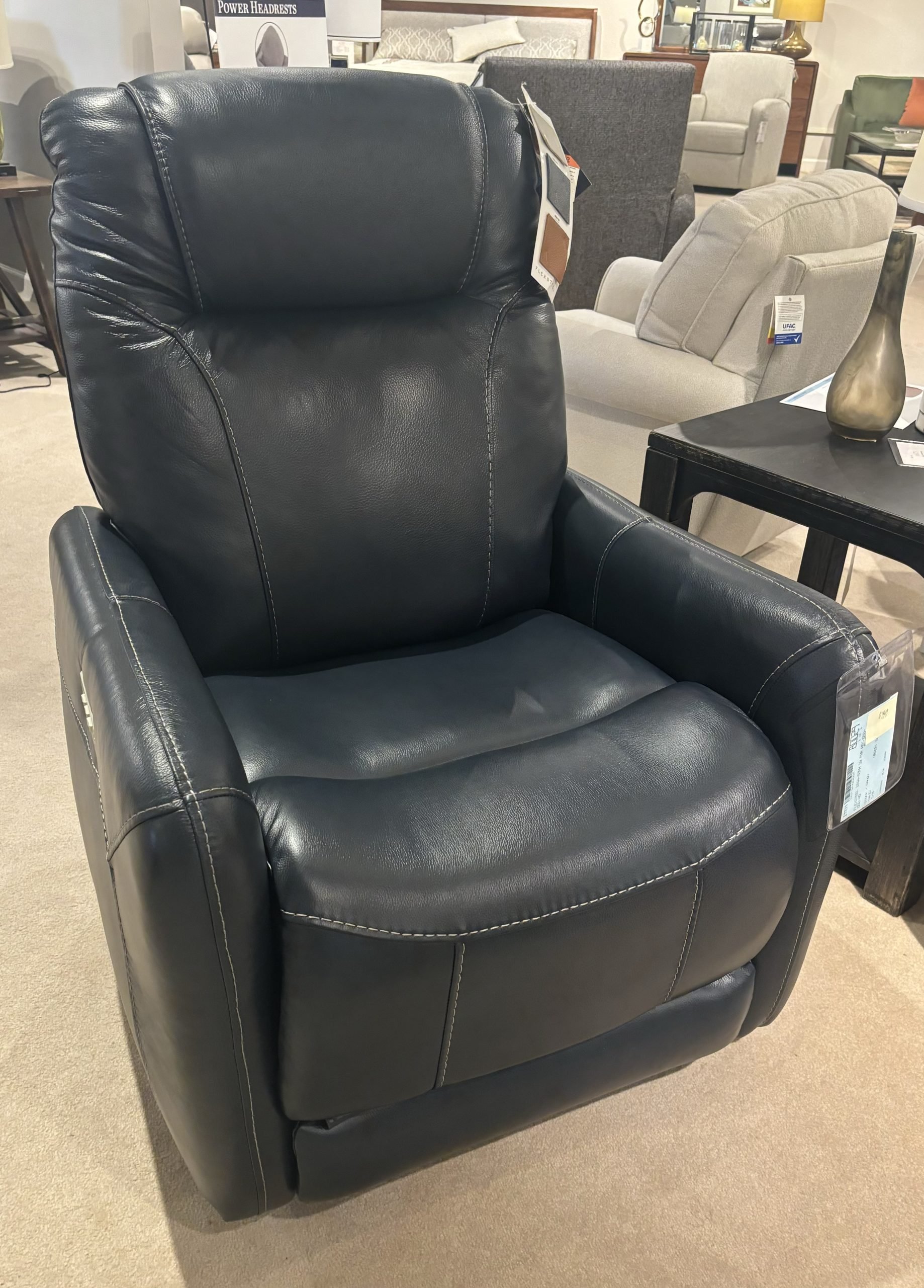Flexsteel 1514-52PH Degree Swivel Power Recliner