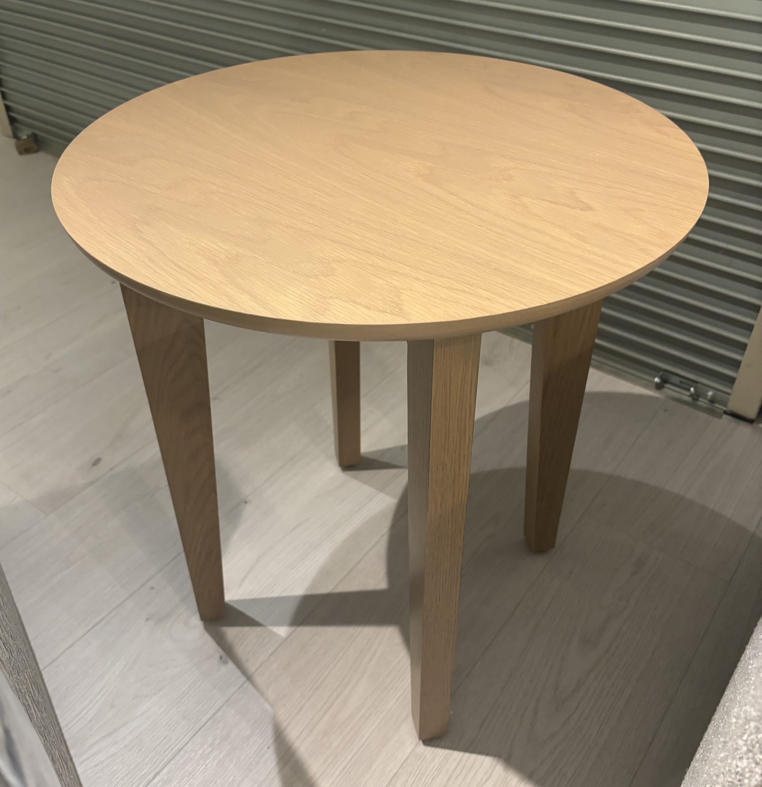 Kellex HC1855-31R Petra Round End Table