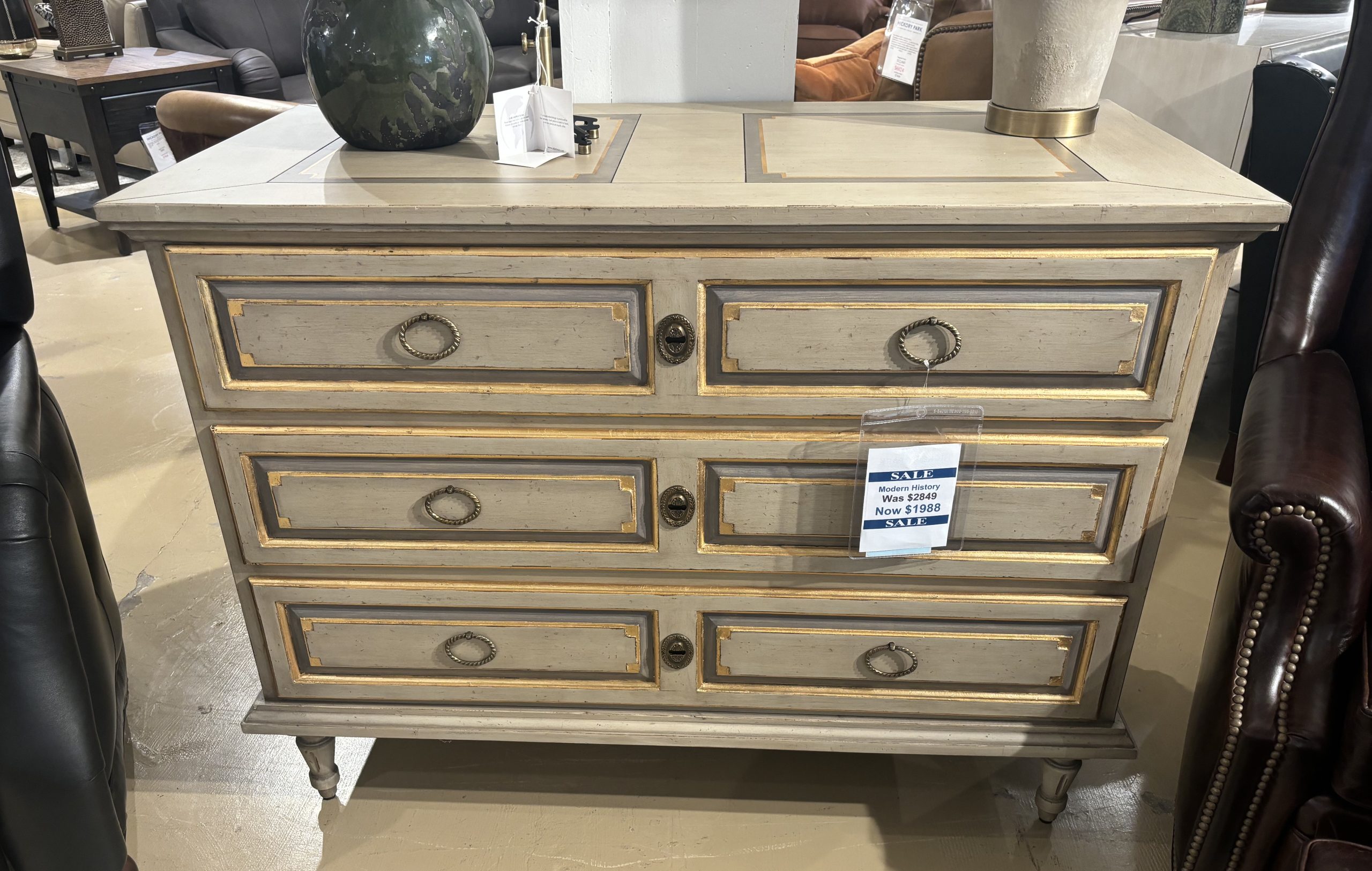 Modern History MH1011F01 Vallieu Commode