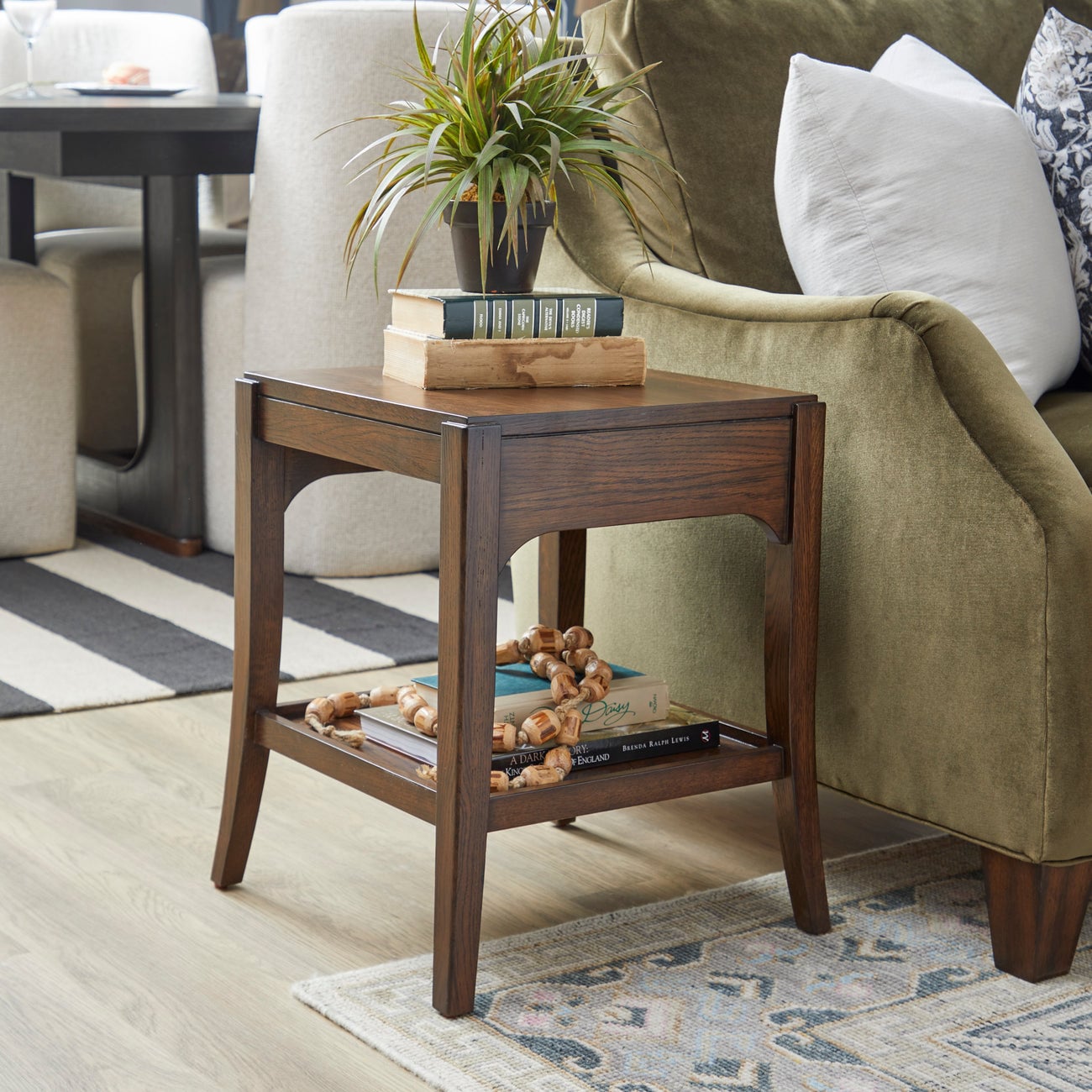 Flexsteel Furniture W1076-03 Sylvie Short Bunching Table Flexsteel Furniture W1076-03 Sylvie Short Bunching Table