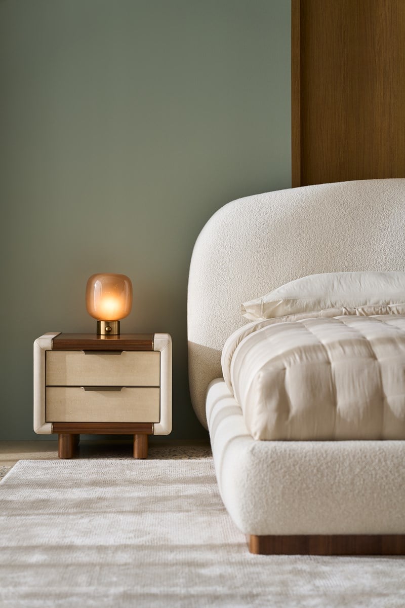 Caracole Furniture CLA-024-068 Botero Small Nightstand Caracole Furniture CLA-024-068 Botero Small Nightstand