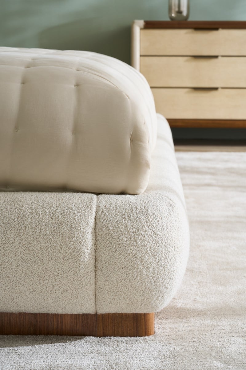 Caracole Furniture CLA-024-102 Botero Queen Bed Caracole Furniture CLA-024-102 Botero Queen Bed