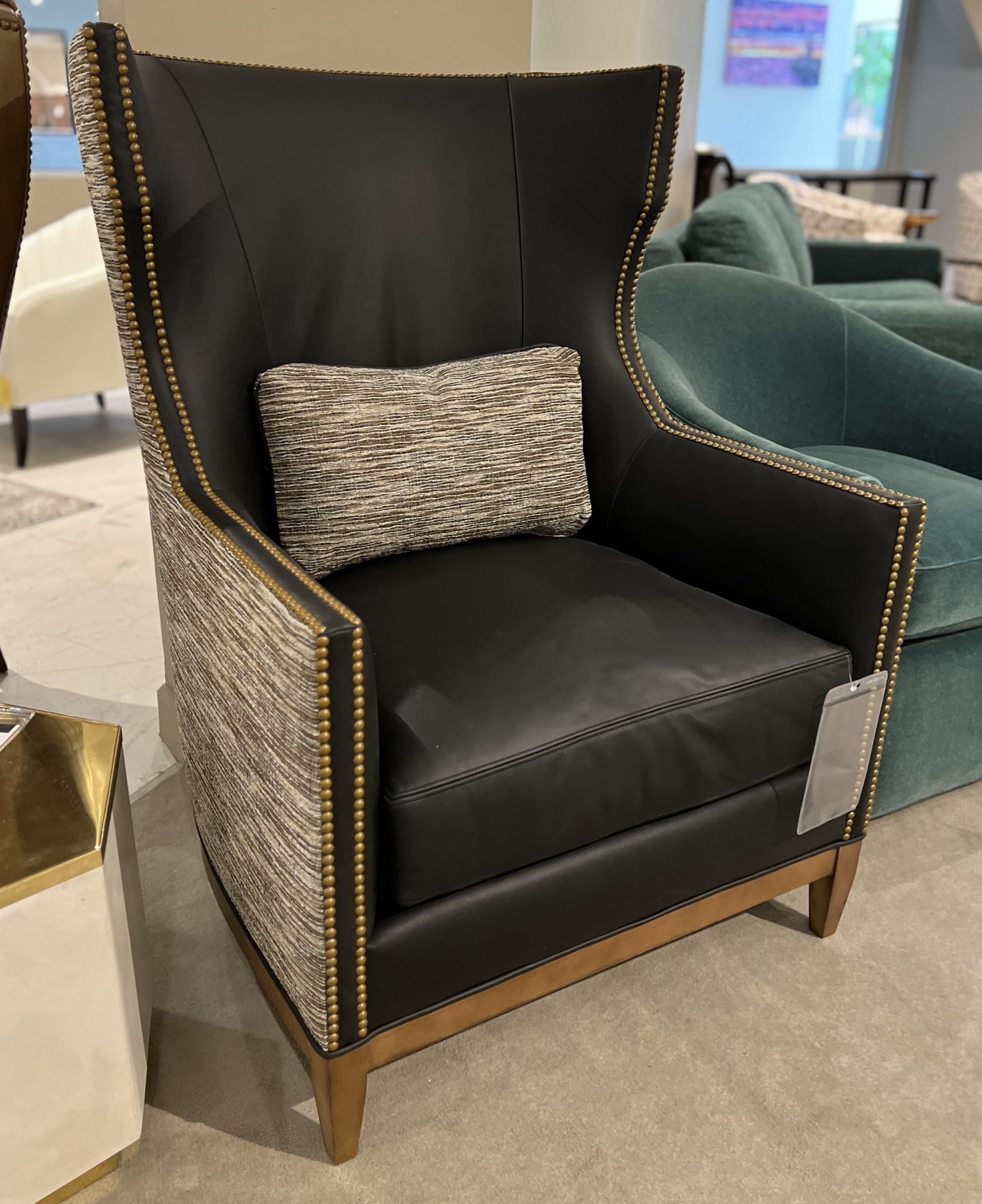 Century LR-18233/320 Towsendale Wing Chair