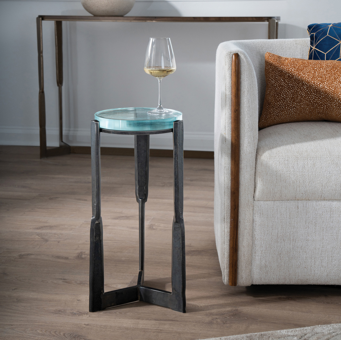 Charleston Forge 7394 Fraser Small Drink Table Charleston Forge 7394 Fraser Small Drink Table