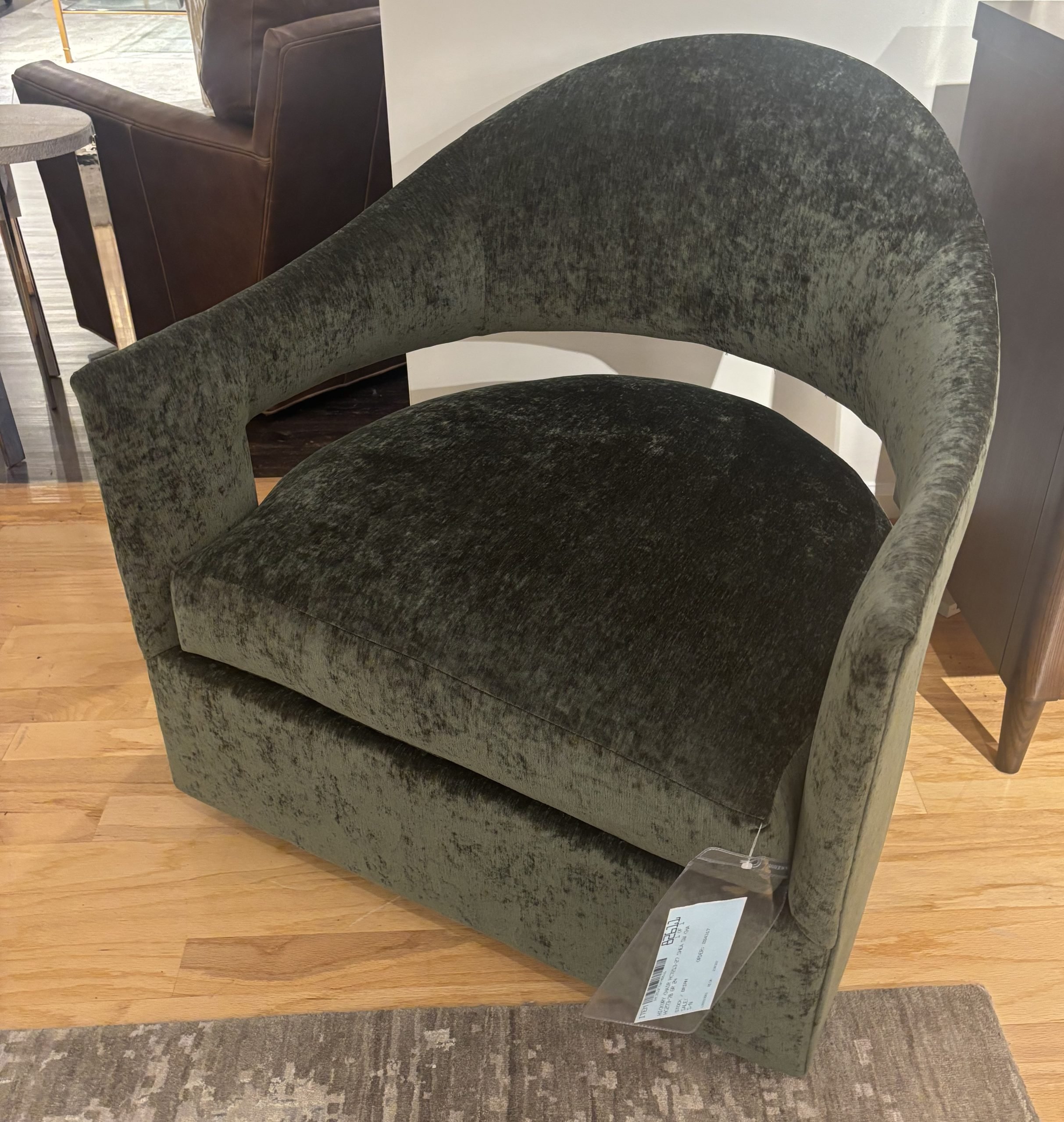 Hickory Chair HC7213-27 Shea Swivel Chair