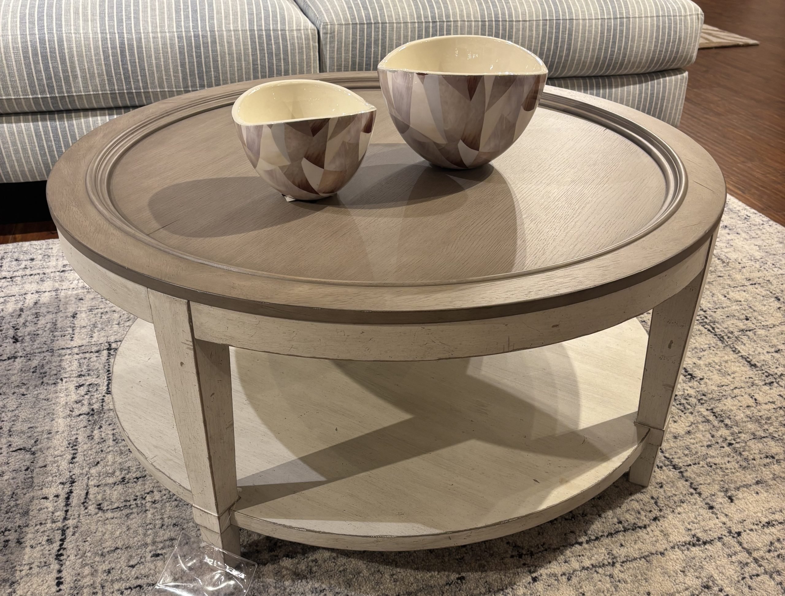 Bassett 6572 Bella Table Group