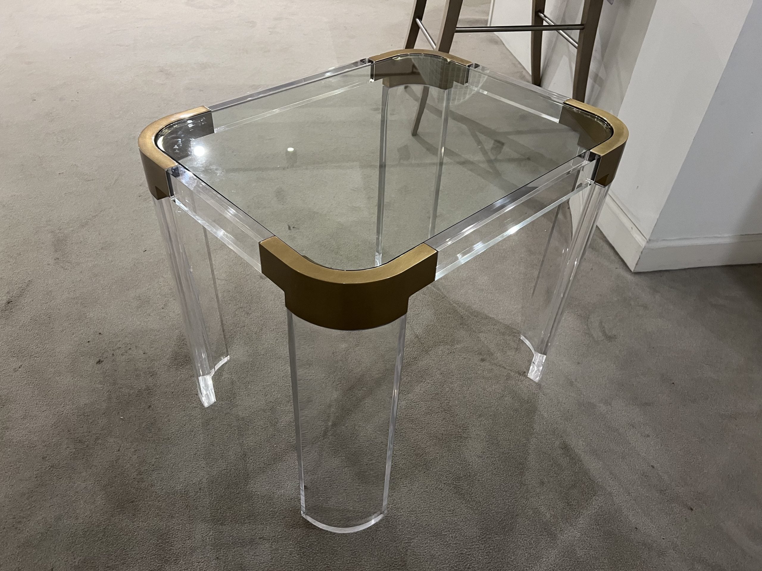 Highland House HH19-636E-AS/10 Carlson End Table Highland House HH19-636E-AS/10 Carlson End Table