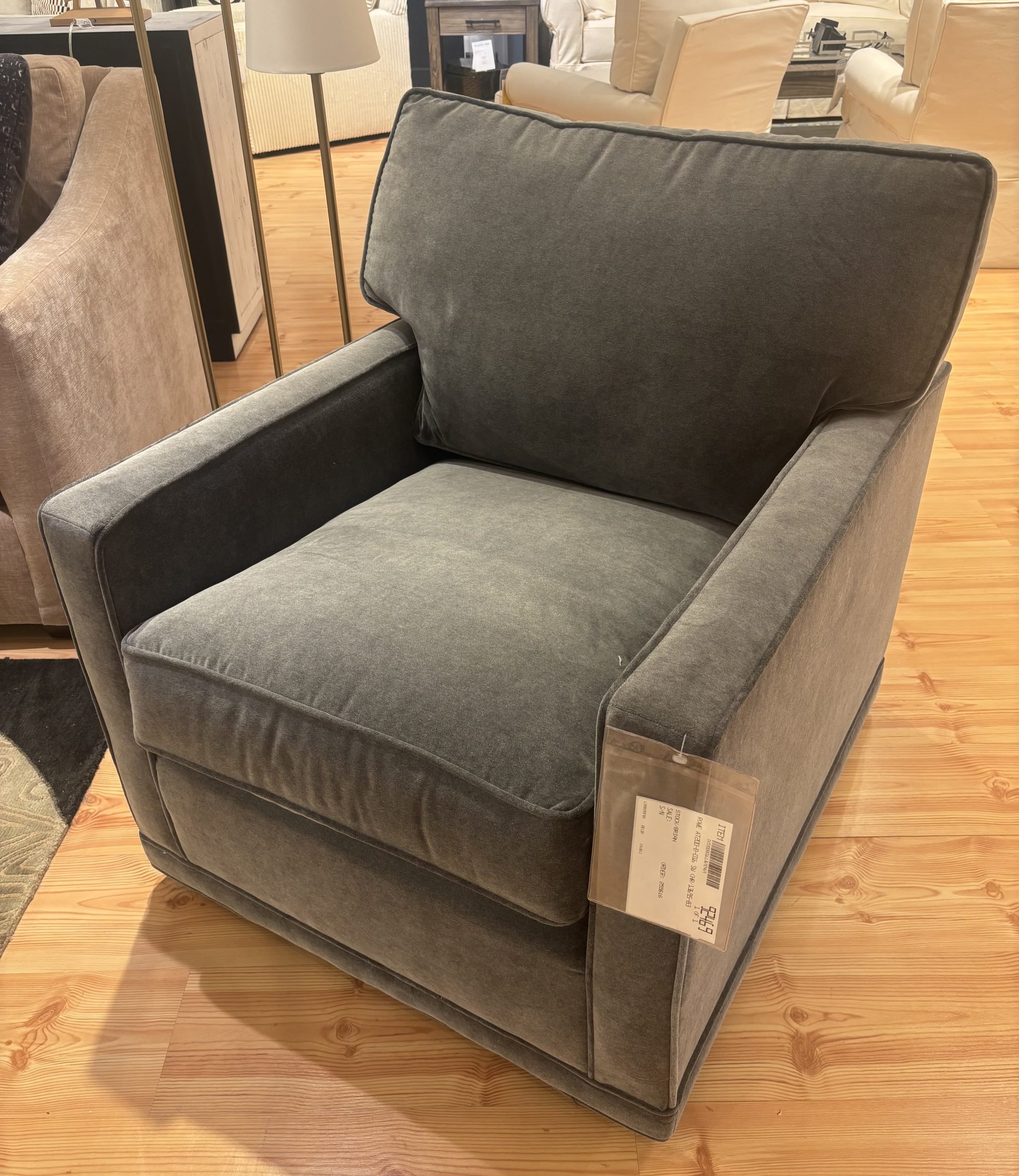 Rowe AT200-B-016 My Style II Swivel Chair