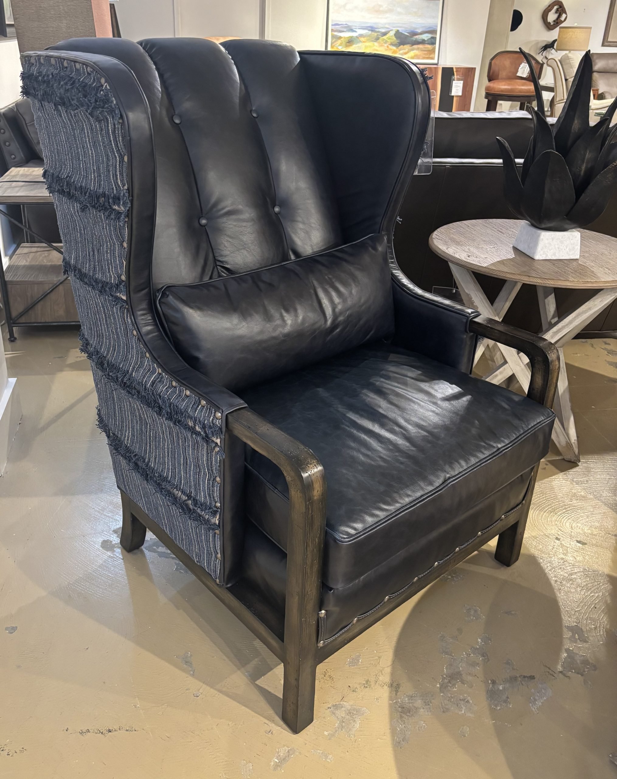 Mckinley Leather 8101 Habani Smoking Chair