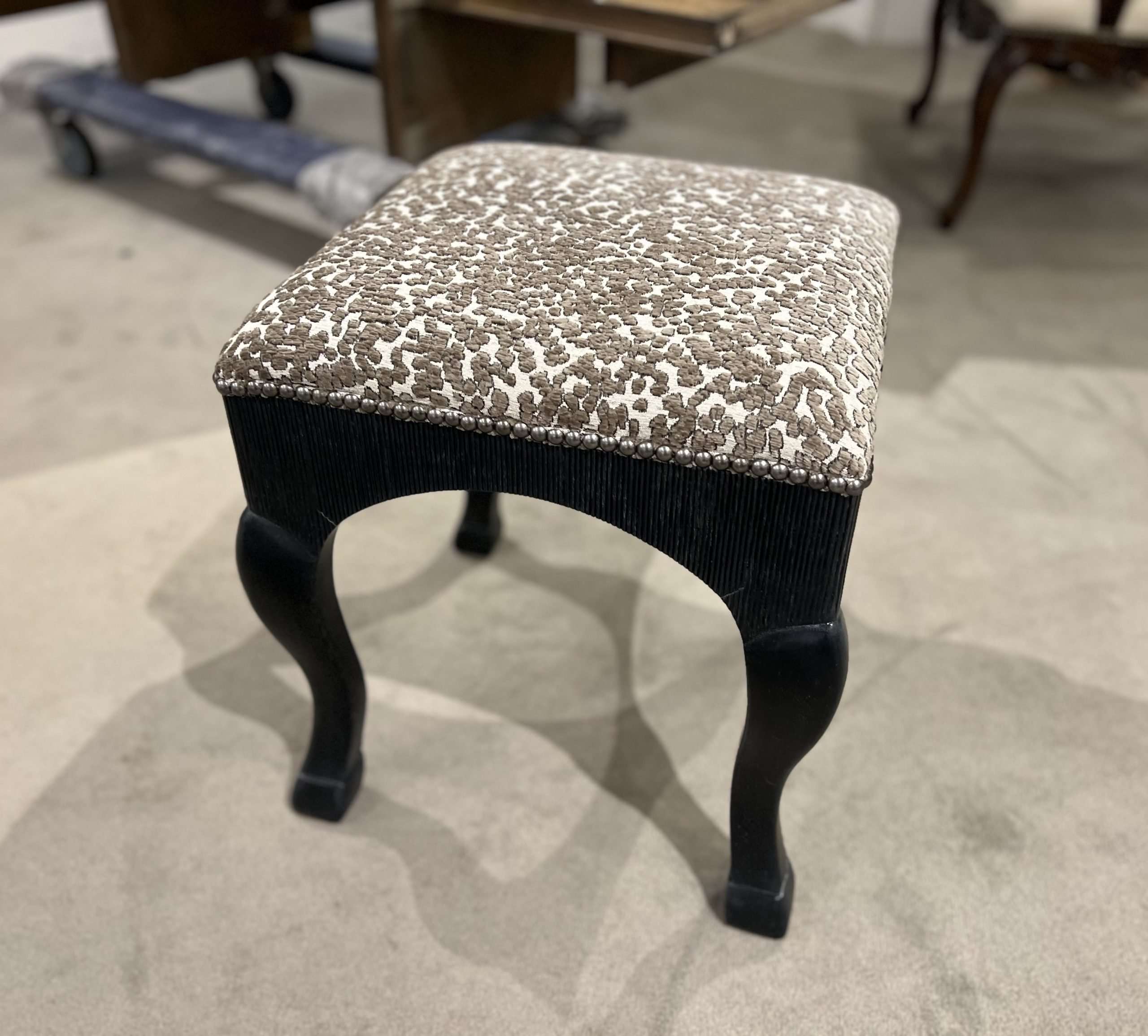 Century AE-3369/210 Galia Stool