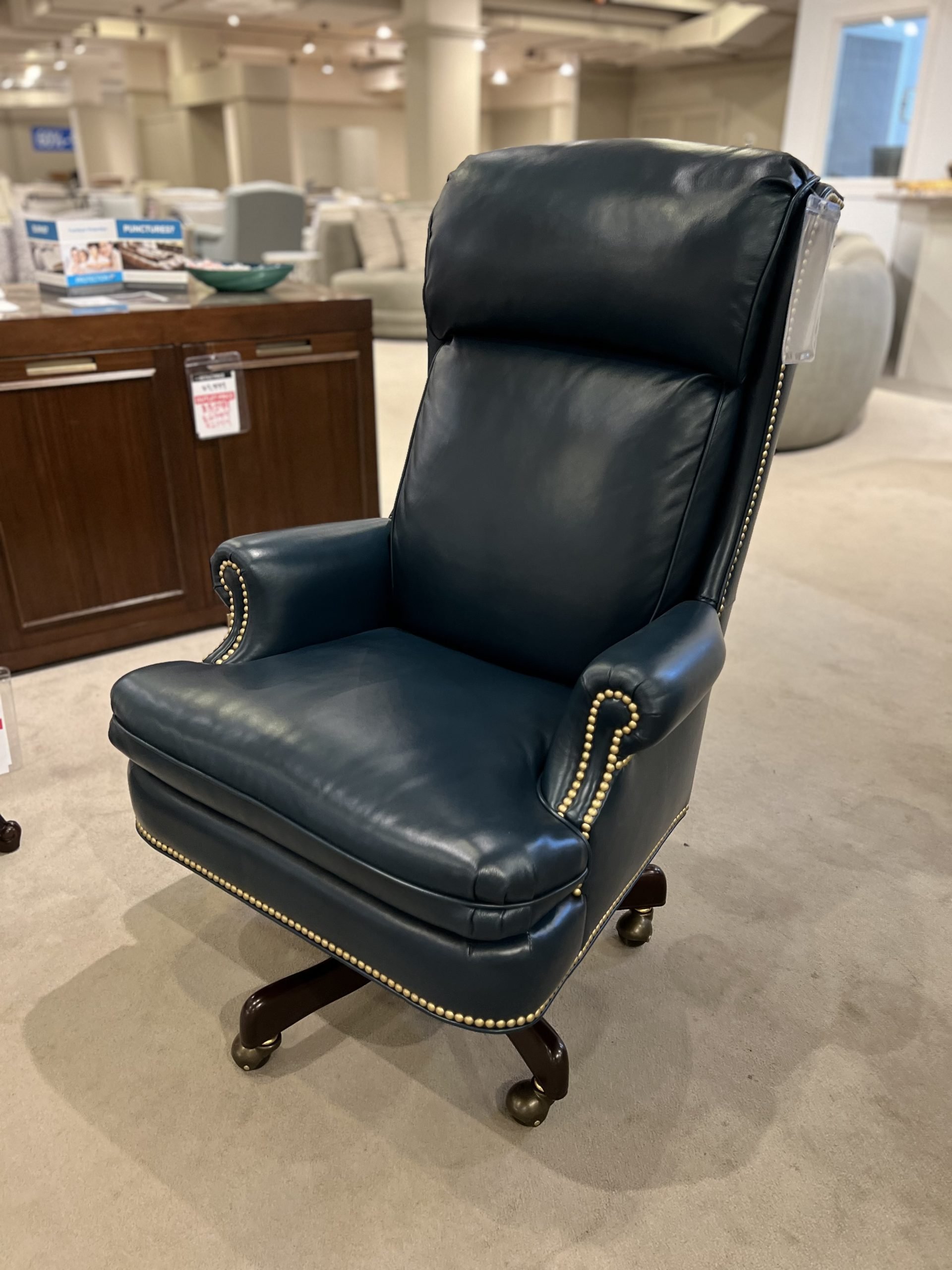 Hancock and Moore 9403ST/600 Freeman Executive Swivel Tilt