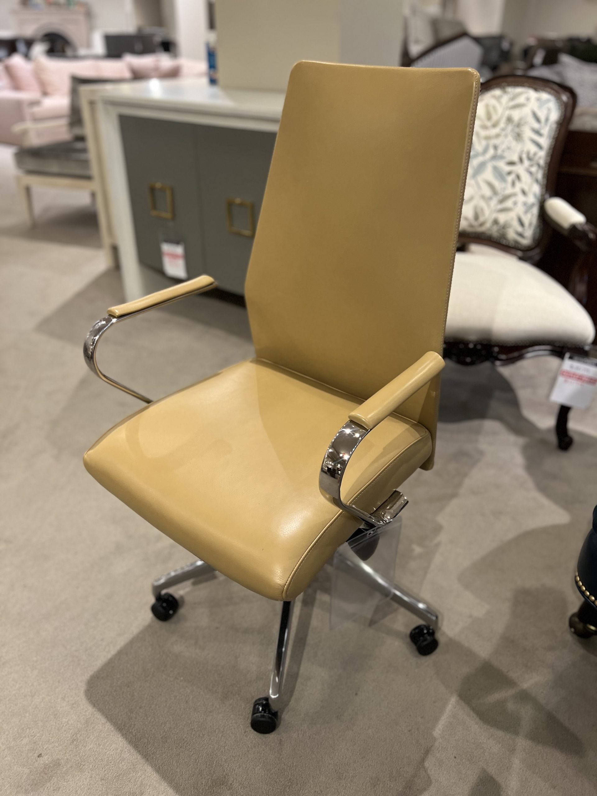 Hancock and Moore 5882ST-UPH/589 Blade Swivel Chair