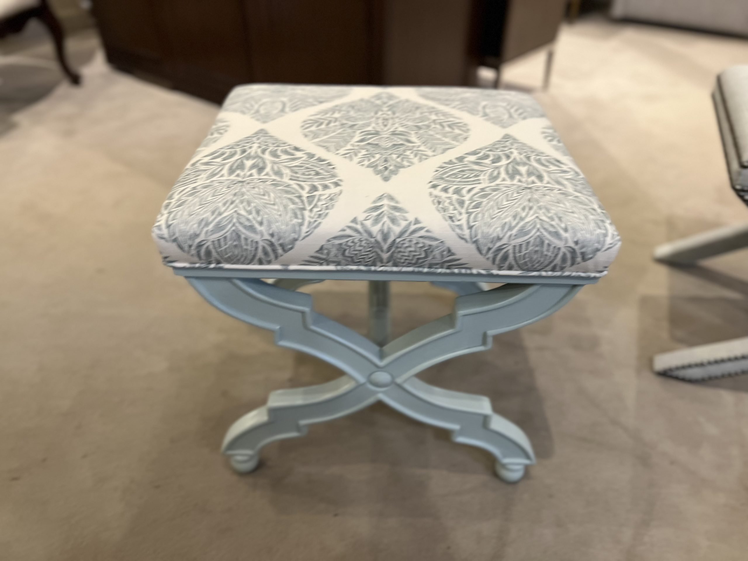 Jessica Charles 800/10372 Antonia Ottoman