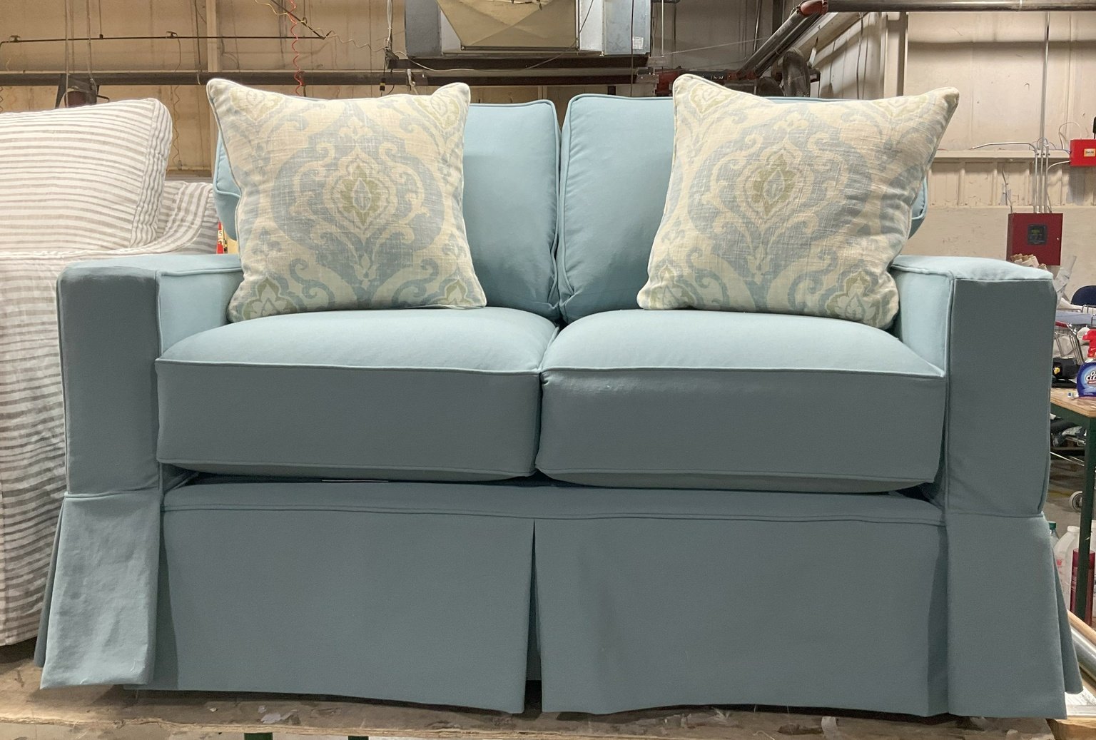 Four Seasons 325LS CAROLINE LOVESEAT