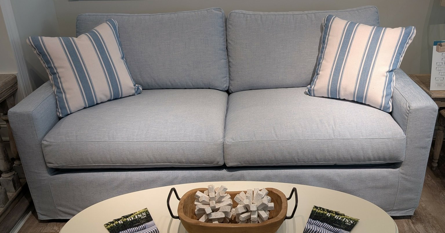 Four Seasons 7-237Q MCMICHAEL 2 SEAT QUEEN SLEEPER