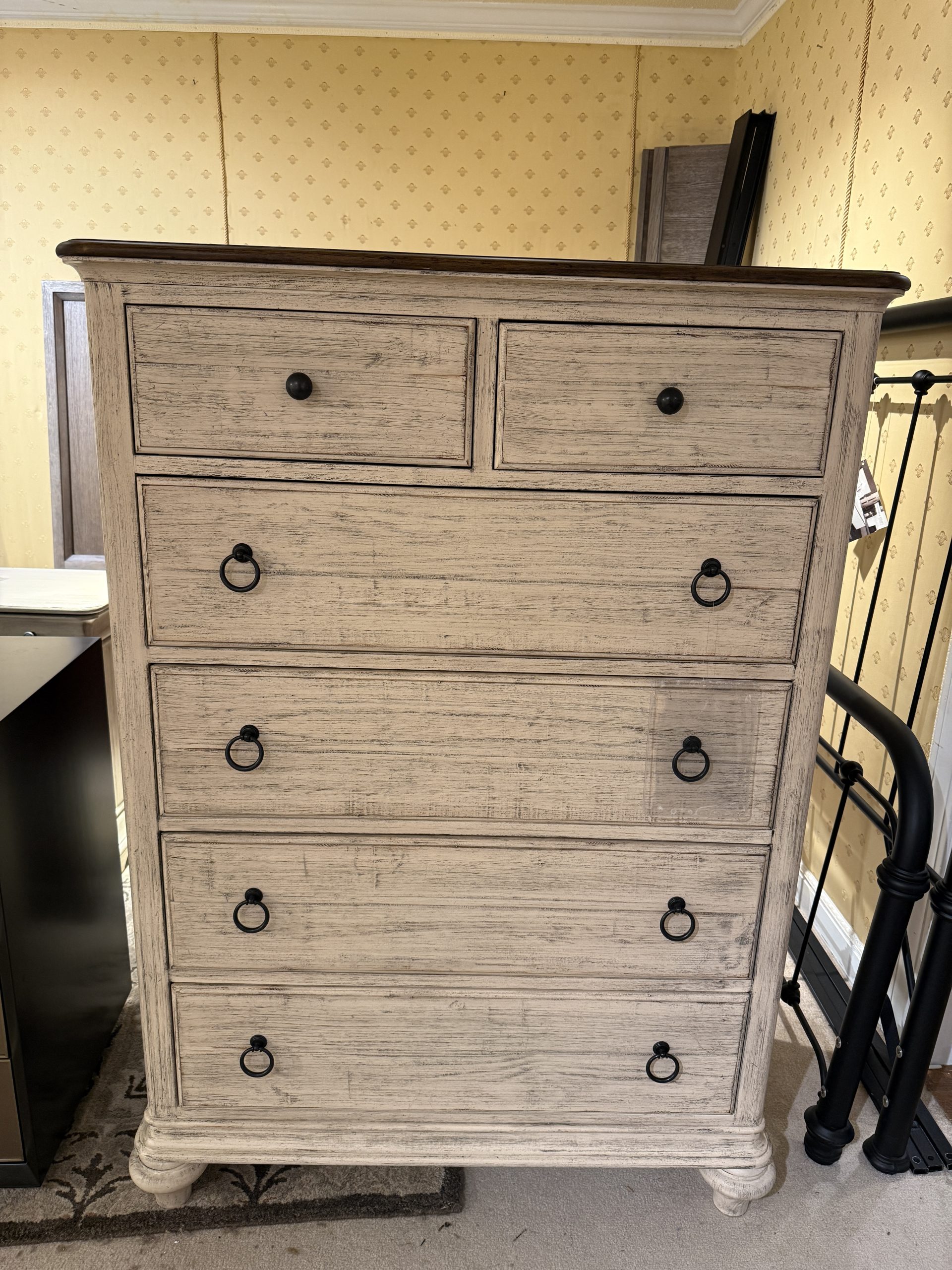 Kincaid 75-105 Weatherford Hamilton Bedroom Chest