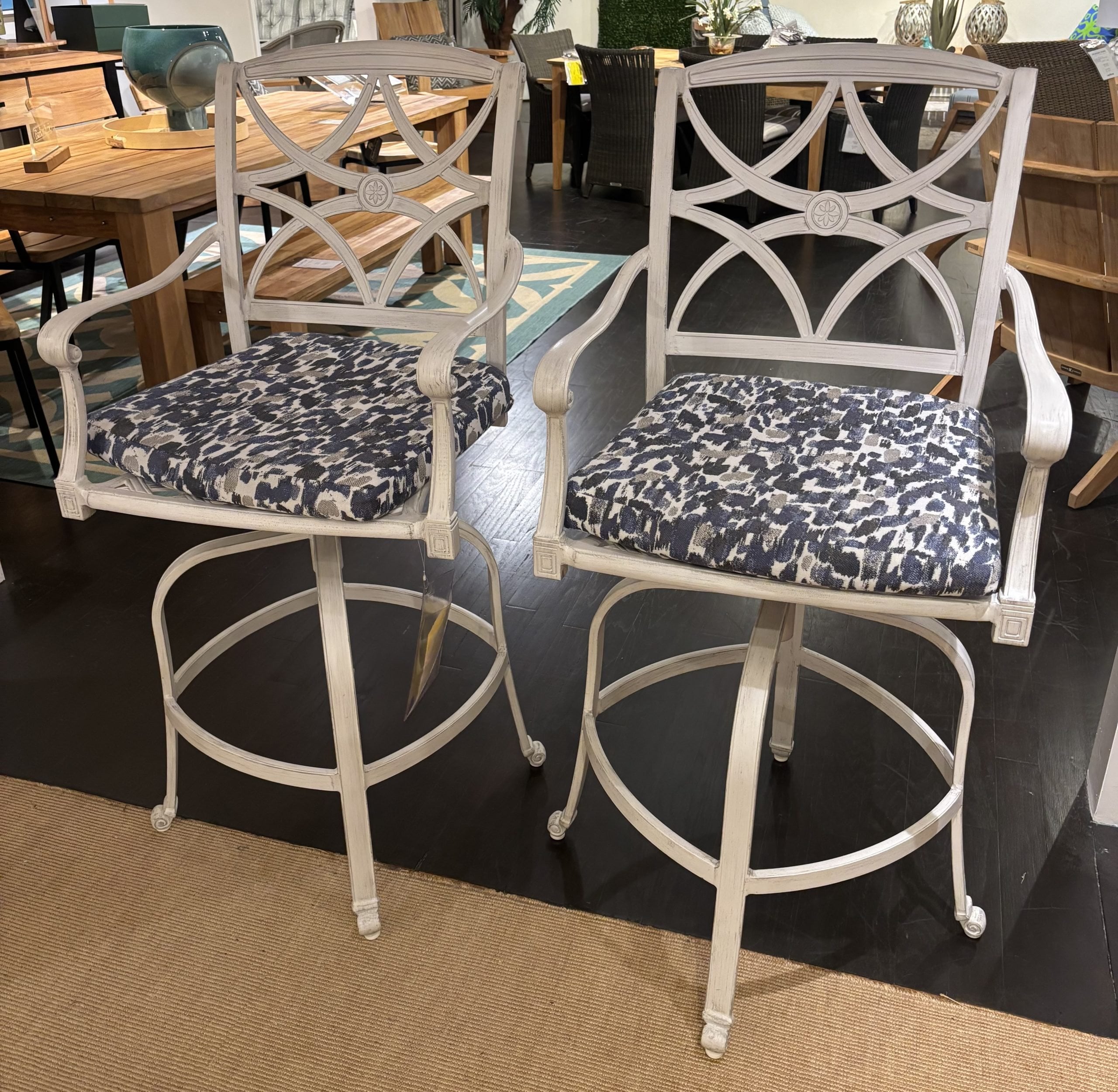 Woodard 4Q0468ST Pair of Wiltshire Bar Stools