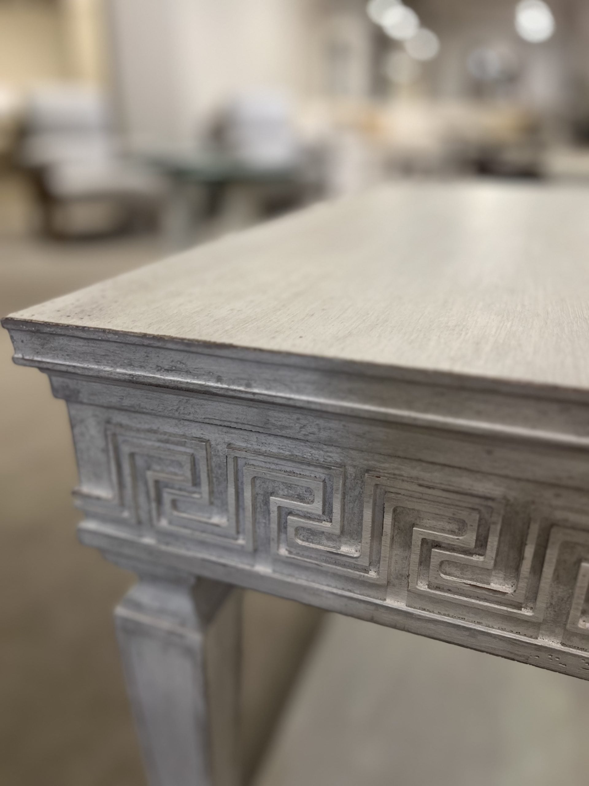 Maitland-Smith 8470-32/390 Natalie Side Table Maitland-Smith 8470-32/390 Natalie Side Table