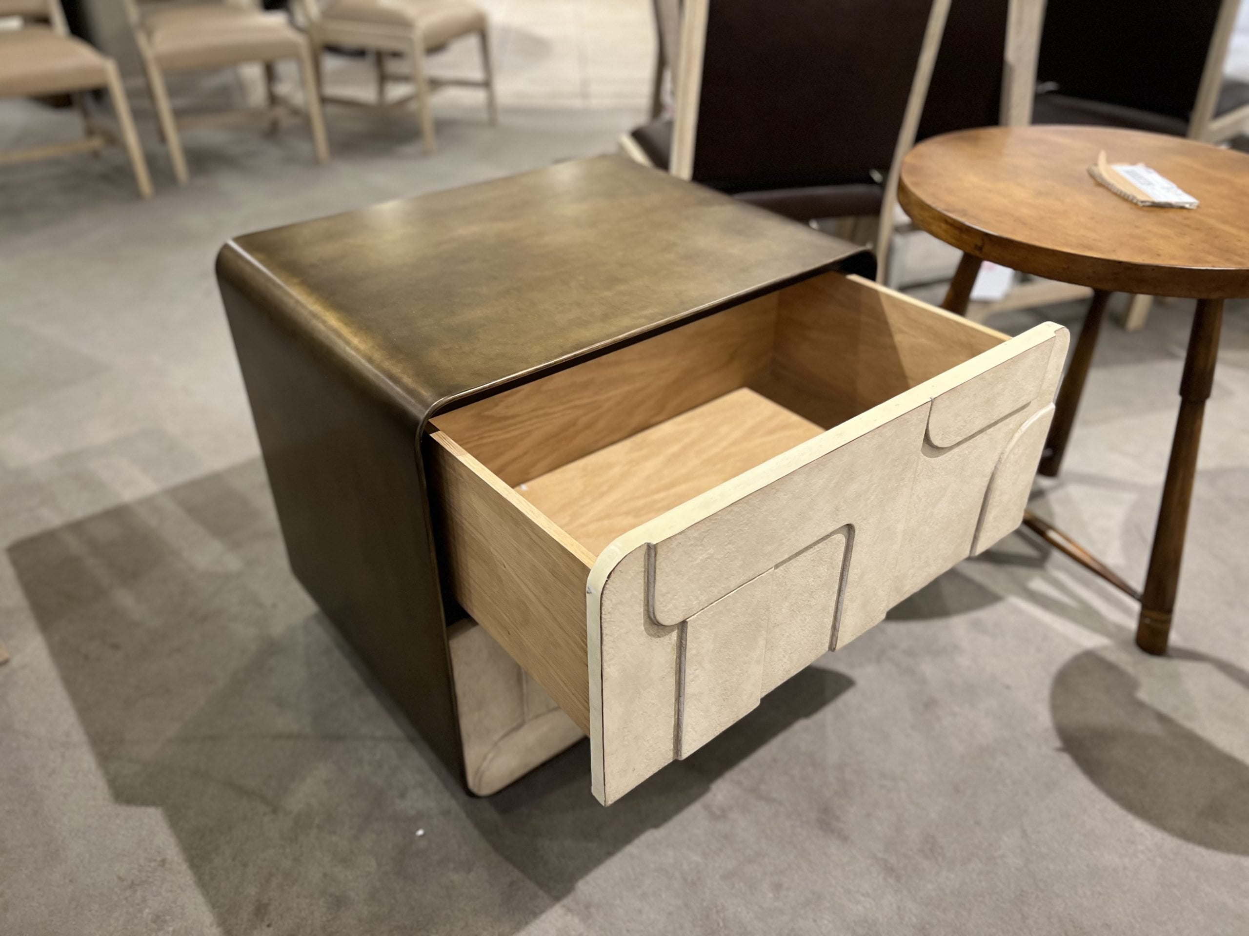 Maitland-Smith 8428-32/230 Hugo Side Table Maitland-Smith 8428-32/230 Hugo Side Table