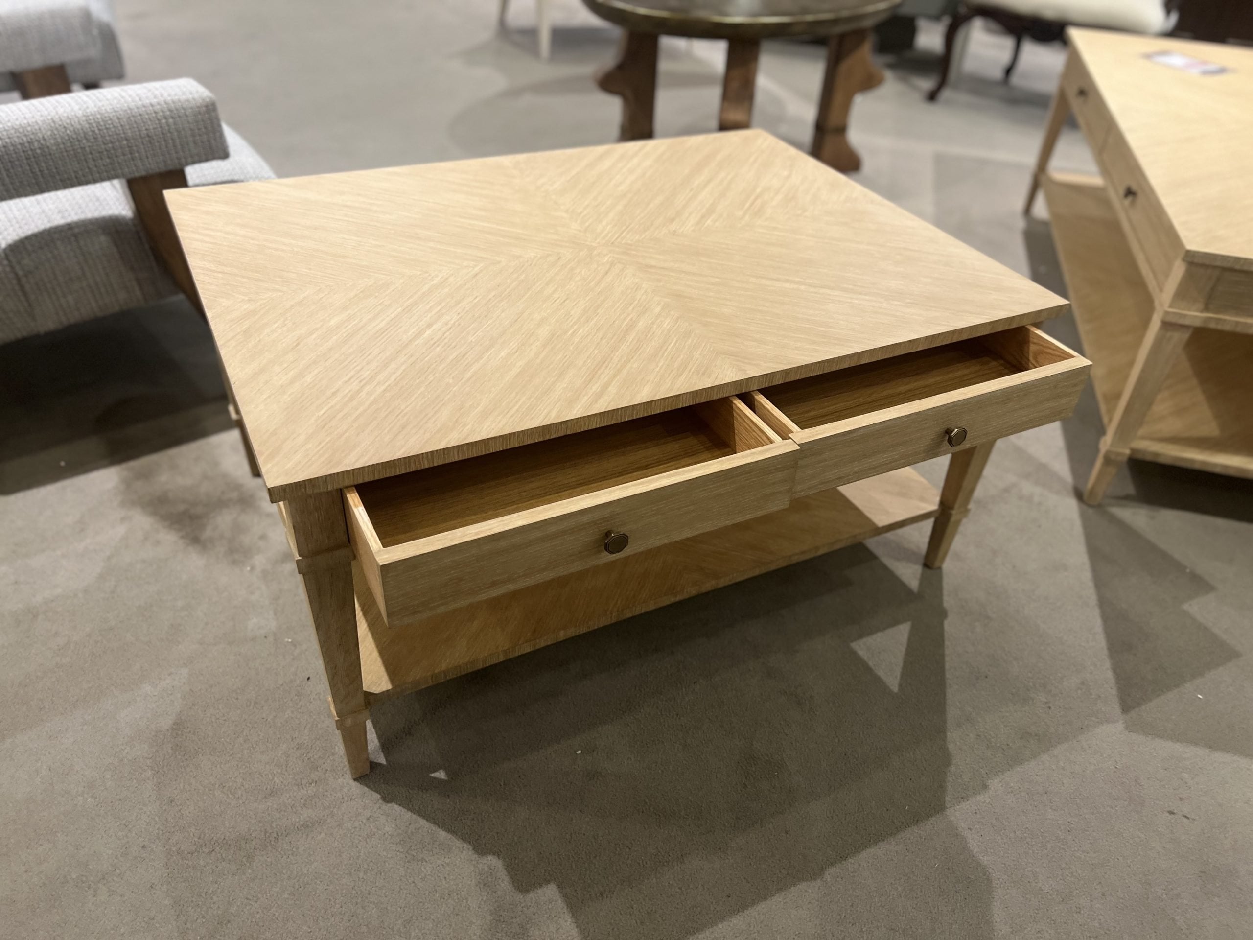 Maitland-Smith 8424-33/190 Effie Cocktail Table Maitland-Smith 8424-33/190 Effie Cocktail Table