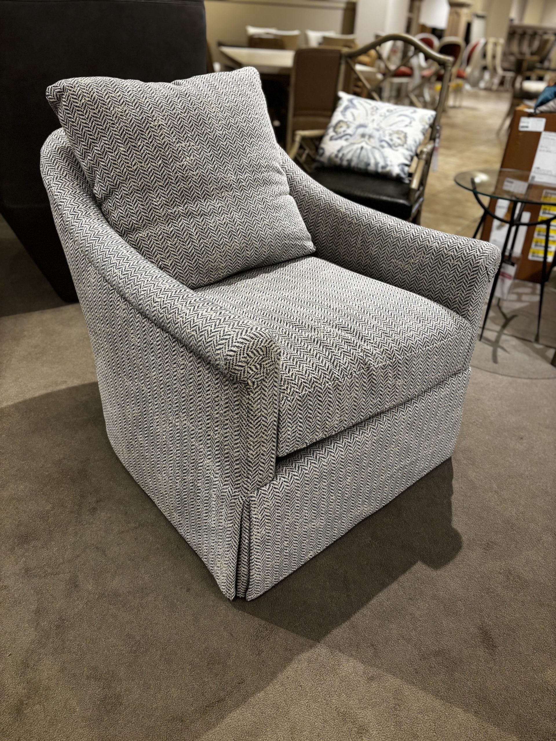 Highland House 2628SW/10 Sloane Skirted Swivel Chair