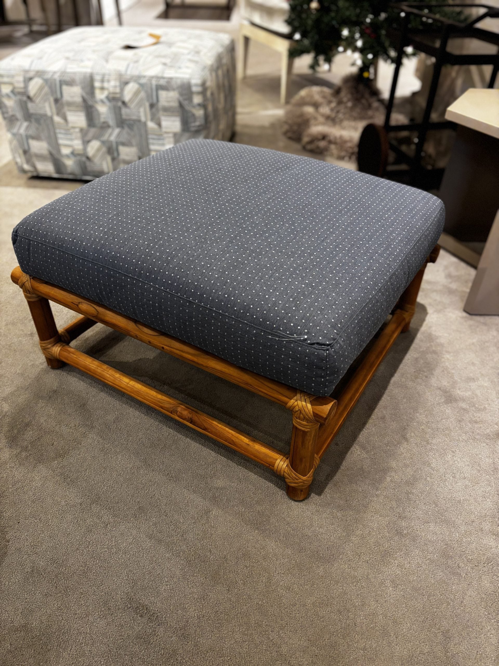 Century C7-D88-3026/150 Outdoor Ottoman