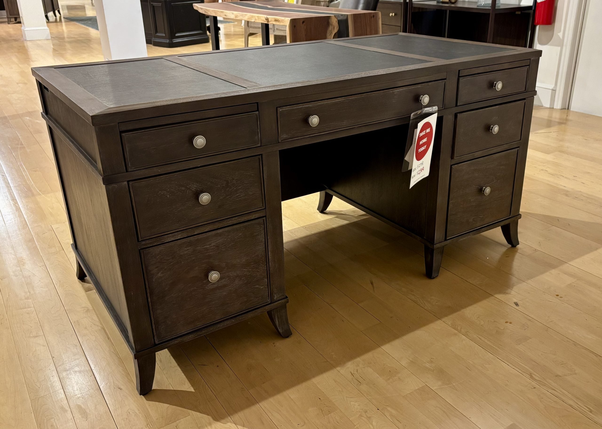 Hekman 79330 Executive Desk