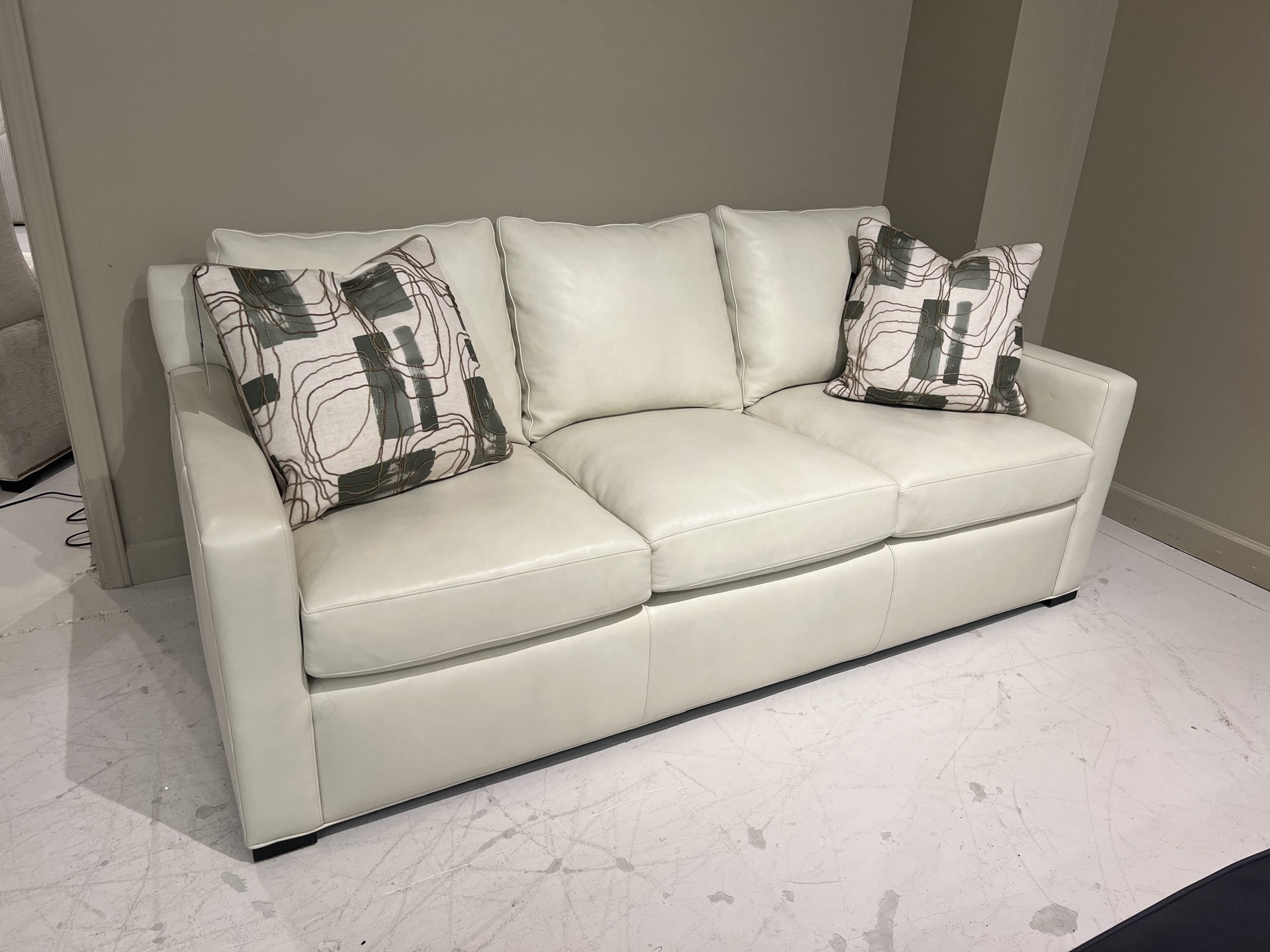 Hancock and Moore 2Y83/468 Your Way Modern Sofa