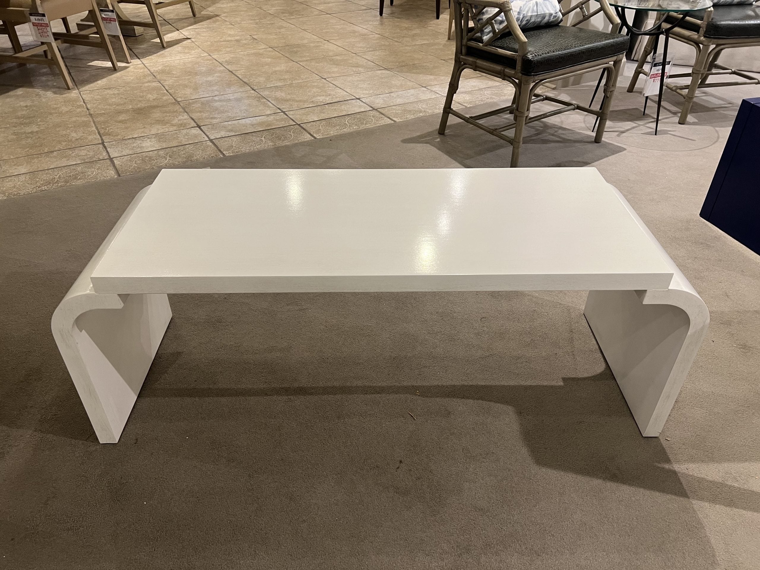 Highland House HH19-602/10 St. Pete Cocktail Table