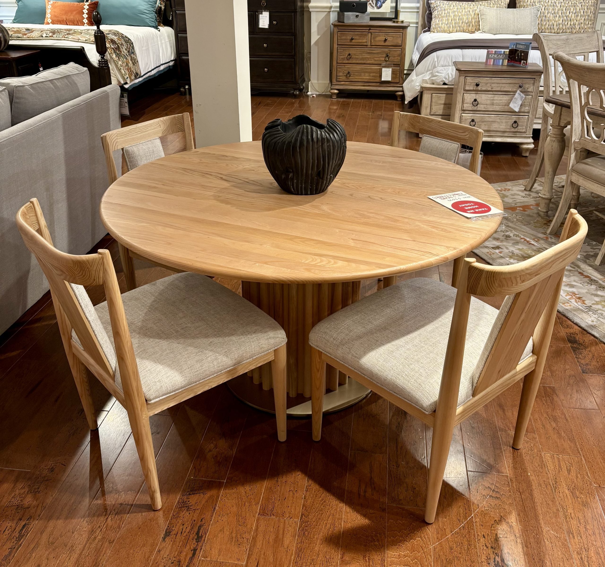 Kincaid 489-701P/489-636 Essence Dining Table and Chairs