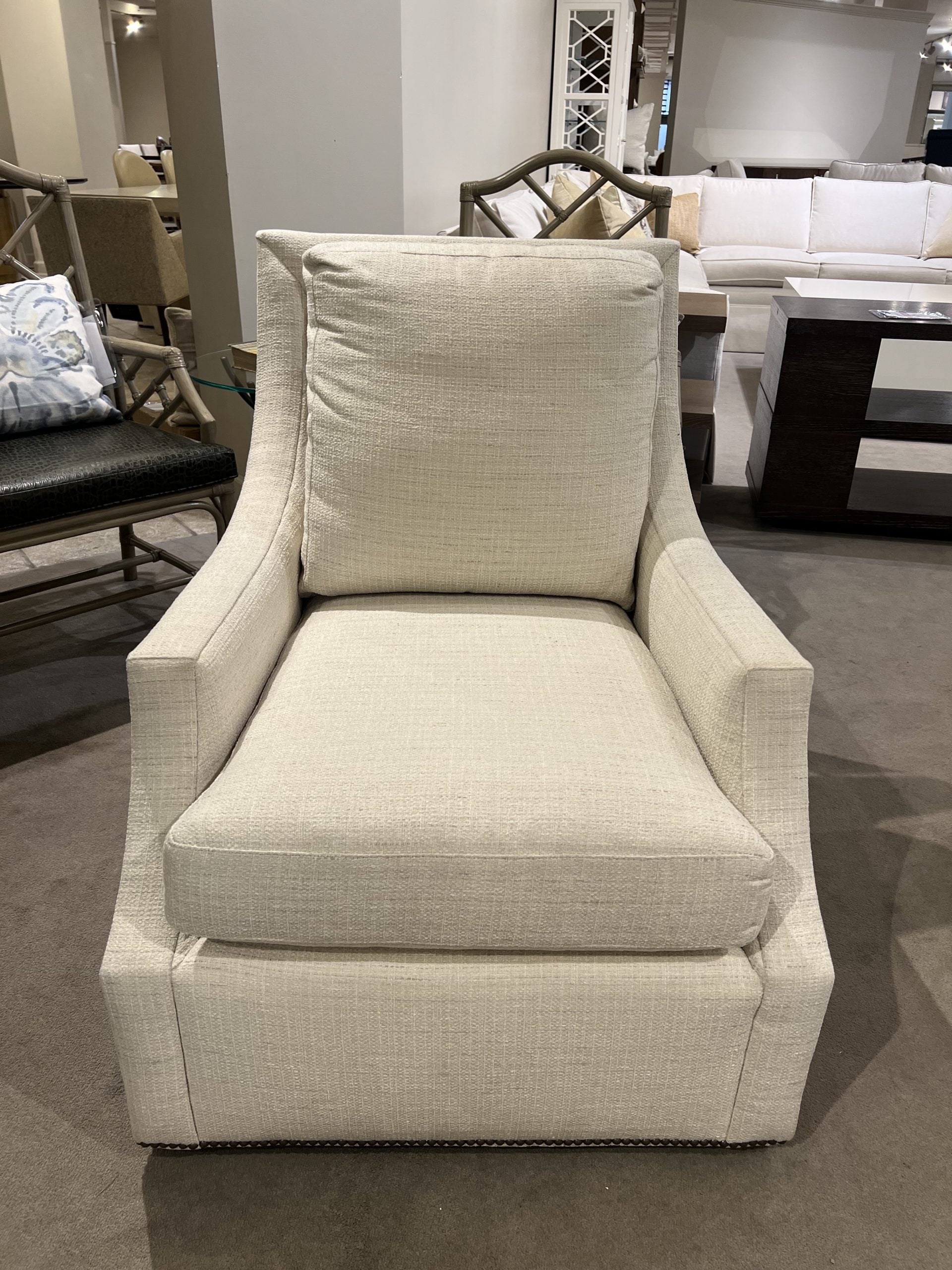 Highland House 1574SW/20	Dixon Low Profile Swivel Chair