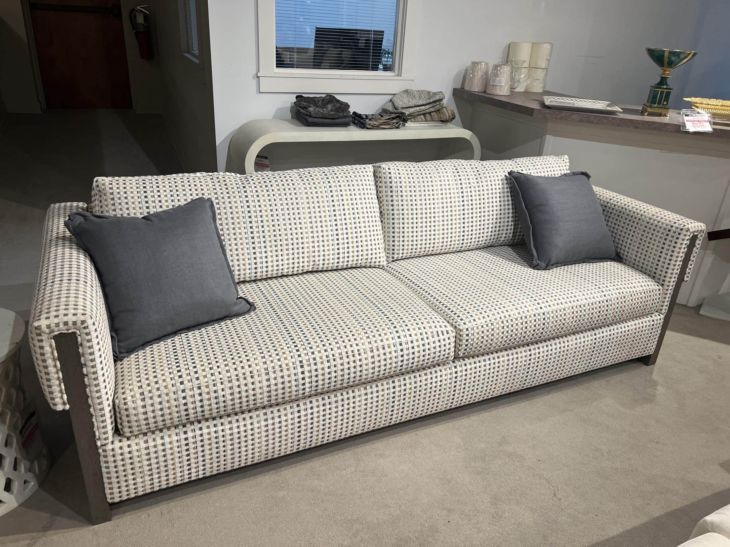 Century LTD5308-2/70 Woodbury Sofa Century LTD5308-2/70 Woodbury Sofa