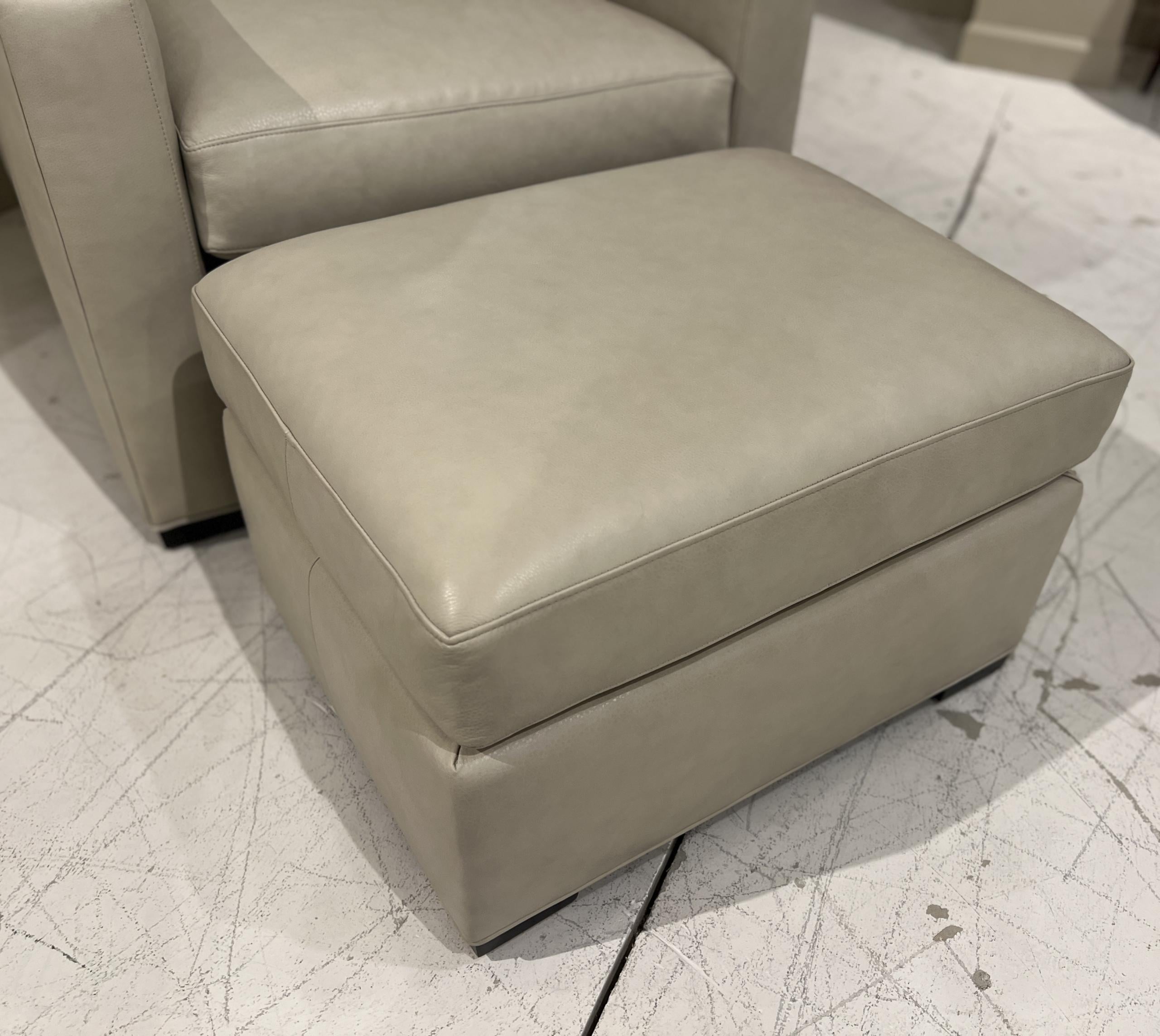 Hancock and Moore E6869-O-BIS/1410 Lawson Ottoman