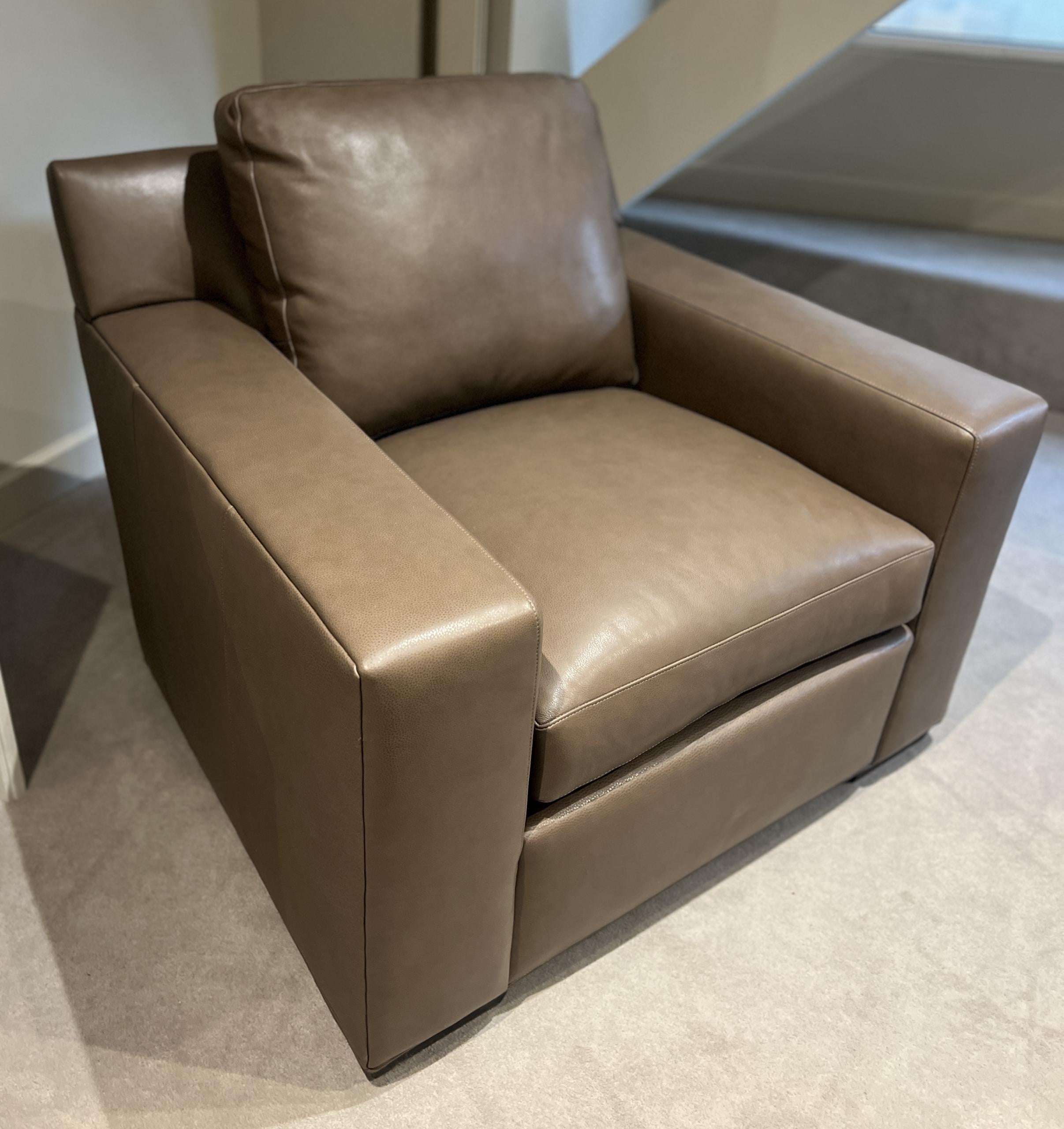 Hancock and Moore E6870-1-TRU/1411 Octavius Chair Hancock and Moore E6870-1-TRU/1411 Octavius Chair